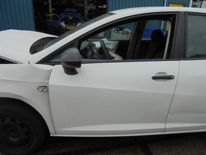 Seat Ibiza IV 1.6 TDI 90 Épave (2011, Blanc)