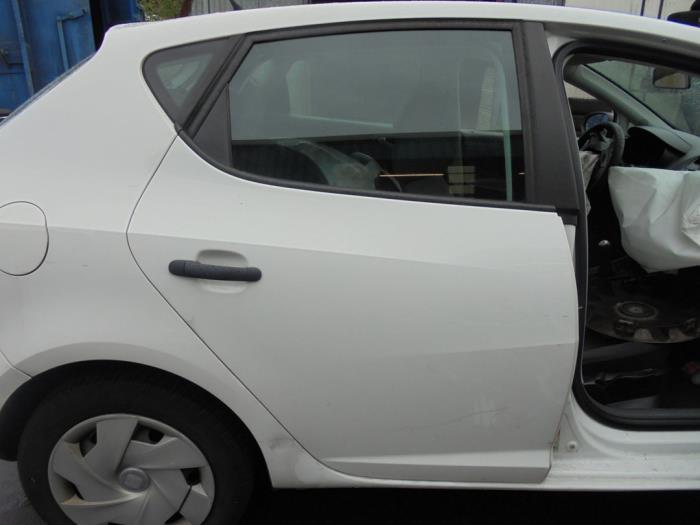 Seat Ibiza IV 1.6 TDI 90 Épave (2011, Blanc)