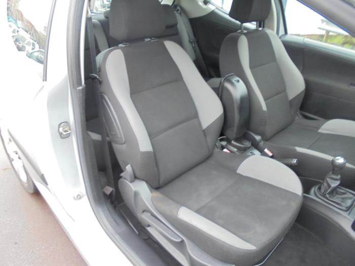 Peugeot 207/207+ 1.4 Vehículo de desguace (2007, Gris)