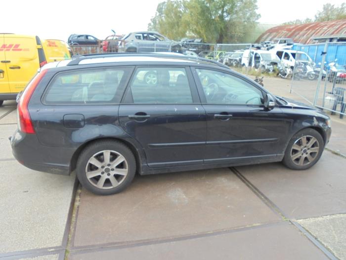 Volvo V50 1.6 D 16V Samochód złomowany (2010, Czarny)