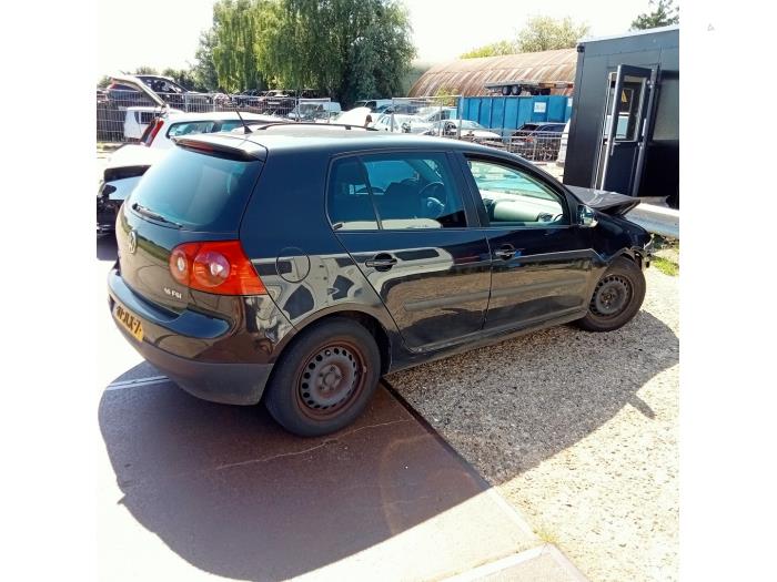 Volkswagen Golf V 1.6 FSI 16V Vehículo de desguace (2006, Negro)