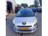 Schrottauto Peugeot 5008 aus 2010