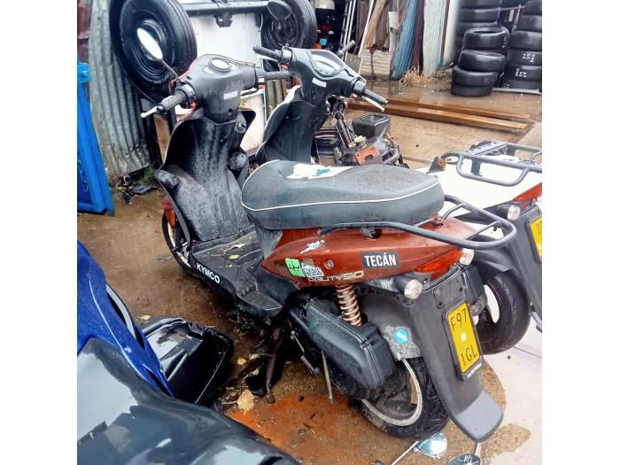 Kymco Agility Skuter (Samochód złomowany, 2012, Granit)