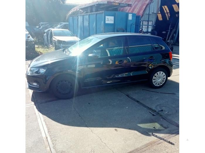 Volkswagen Polo V 1.4 TDI 12V 90 Schrottauto (2016, Schwarz)