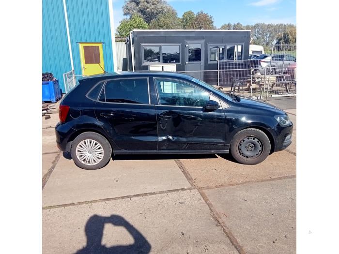 Volkswagen Polo V 1.4 TDI 12V 90 Schrottauto (2016, Schwarz)