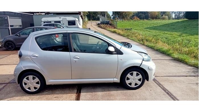 Toyota Aygo 1.0 12V VVT-i Schrottauto (2011, Grau)