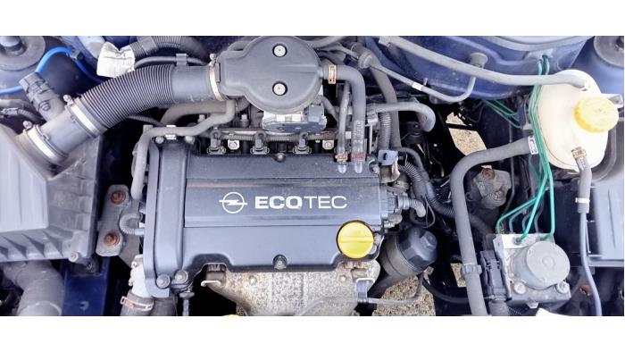 Opel Corsa C 1.2 16V Épave (2004, Bleu)