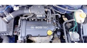 Opel Corsa C 1.2 16V Épave (2004, Bleu)