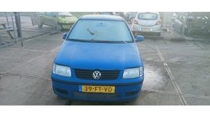 Volkswagen Polo III 1.4 Épave (2000, Bleu)