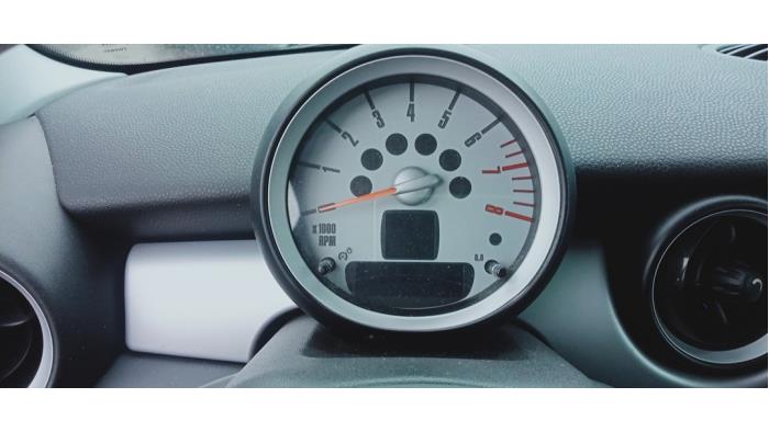Mini Mini 1.4 16V One Samochód złomowany (2007, Czarny)