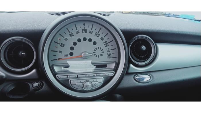 Mini Mini 1.4 16V One Samochód złomowany (2007, Czarny)