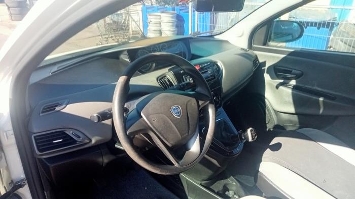 Lancia Ypsilon 0.9 TwinAir 85 Épave (2013, Blanc)