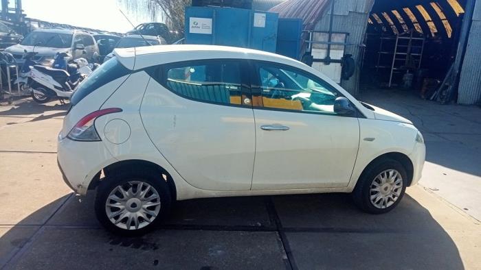 Lancia Ypsilon 0.9 TwinAir 85 Épave (2013, Blanc)
