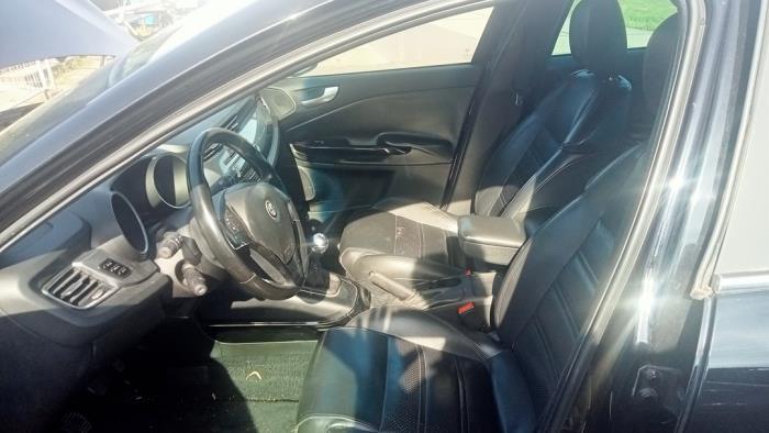 Alfa Romeo Giulietta 1.4 TB 16V MultiAir Épave (2010, Noir)