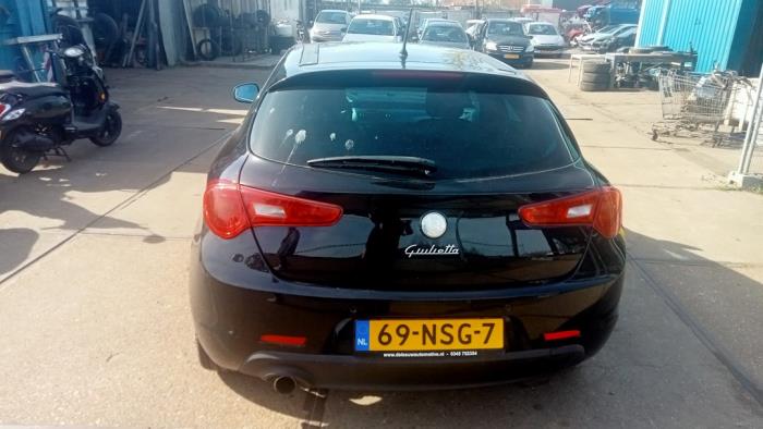 Alfa Romeo Giulietta 1.4 TB 16V MultiAir Épave (2010, Noir)