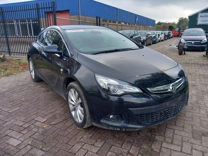 Opel astra j GTC - Voitures