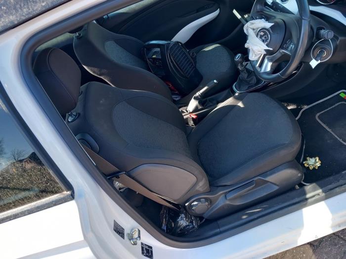 Opel Adam 1.4 16V Épave (2017, Blanc)