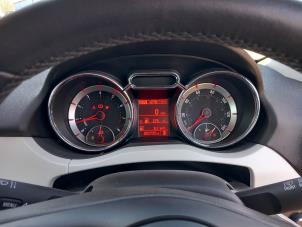 Opel Adam 1.4 16V Épave (2017, Blanc)