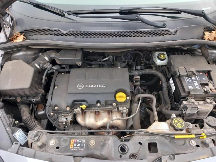 Opel Corsa E 1.4 16V Salvage vehicle (2016, Light, Silver grey, Gray)