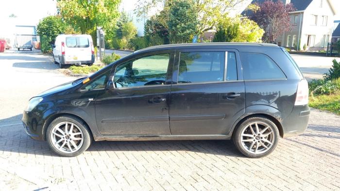 Opel Zafira B 05- Schrottauto (2006, Schwarz)