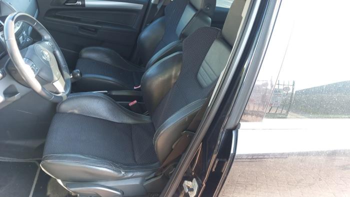 Opel Zafira B 05- Schrottauto (2006, Schwarz)