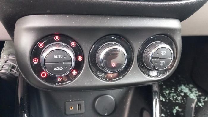 Opel Corsa E 1.4 16V Skrotfordon (2015, BRUIN MUSKAT BRAUN -MUSKAT BRAUN-)