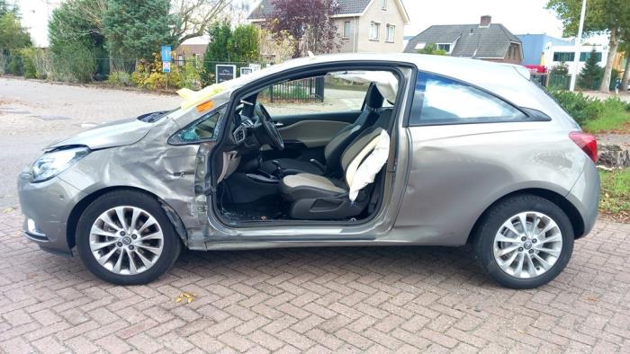 Opel Corsa E 1.4 16V Skrotfordon (2015, BRUIN MUSKAT BRAUN -MUSKAT BRAUN-)