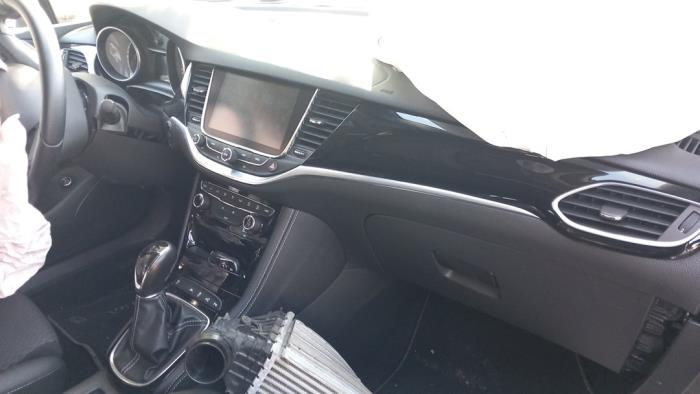 Opel Astra K Sports Tourer 1.4 Turbo 16V Vehículo de desguace (2016, Blanco)