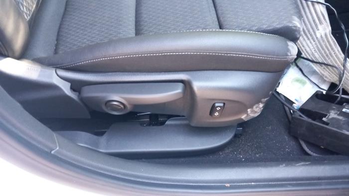Opel Astra K Sports Tourer 1.4 Turbo 16V Vehículo de desguace (2016, Blanco)