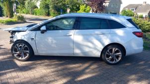 Opel Astra K Sports Tourer 1.4 Turbo 16V Vehículo de desguace (2016, Blanco)