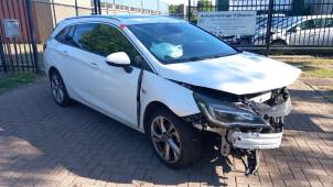 Opel Astra K Sports Tourer 1.4 Turbo 16V Vehículo de desguace (2016, Blanco)