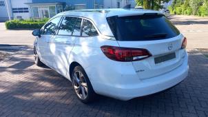 Opel Astra K Sports Tourer 1.4 Turbo 16V Vehículo de desguace (2016, Blanco)