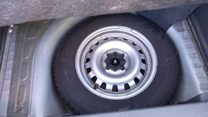 Opel Corsa D 1.2 16V Vehículo de desguace (2012, Gris plateado, Marrón)