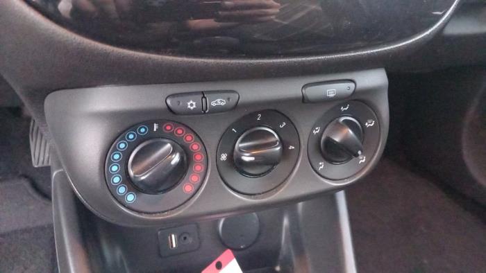 Opel Corsa E 1.3 CDTi 16V ecoFLEX Vehículo de desguace (2015, Gris plateado, Plateado)