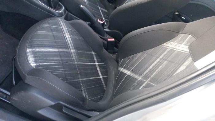 Opel Corsa E 1.3 CDTi 16V ecoFLEX Vehículo de desguace (2015, Gris plateado, Plateado)