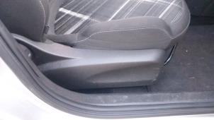 Opel Corsa E 1.3 CDTi 16V ecoFLEX Vehículo de desguace (2015, Gris plateado, Plateado)