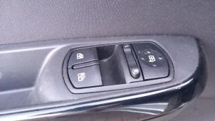 Opel Corsa E 1.3 CDTi 16V ecoFLEX Vehículo de desguace (2015, Gris plateado, Plateado)