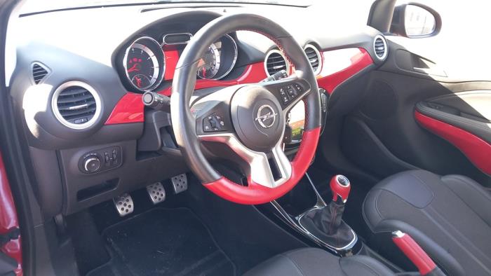 Opel Adam 1.4 16V Bi-Fuel Ecoflex Vehículo de desguace (2015, Rojo)