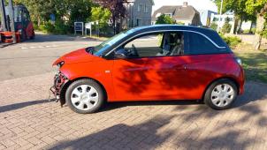 Opel Adam 1.4 16V Bi-Fuel Ecoflex Vehículo de desguace (2015, Rojo)