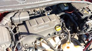 Opel Adam 1.4 16V Bi-Fuel Ecoflex Vehículo de desguace (2015, Rojo)