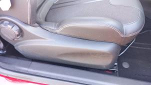 Opel Adam 1.4 16V Bi-Fuel Ecoflex Vehículo de desguace (2015, Rojo)