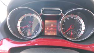 Opel Adam 1.4 16V Bi-Fuel Ecoflex Vehículo de desguace (2015, Rojo)