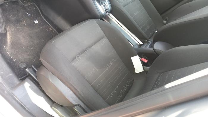 Opel Meriva 1.4 Turbo 16V Ecotec Vehículo de desguace (2012, Gris plateado, Marrón)