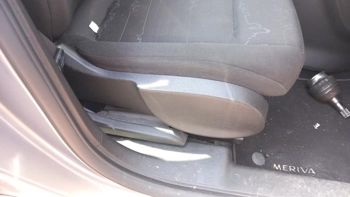 Opel Meriva 1.4 Turbo 16V Ecotec Vehículo de desguace (2012, Gris plateado, Marrón)