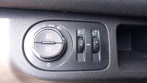 Opel Meriva 1.4 Turbo 16V Ecotec Vehículo de desguace (2012, Gris plateado, Marrón)
