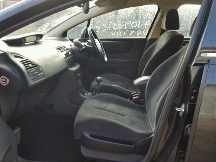 Citroen C4 Berline 2.0 HDi 16V 138 Vehículo de desguace (2005, Metálico, Negro)