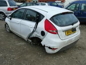 Ford Fiesta 6 1.4 TDCi Épave (2012, Rose, Blanc)