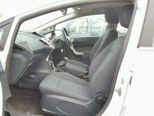 Ford Fiesta 6 1.4 TDCi Épave (2012, Rose, Blanc)