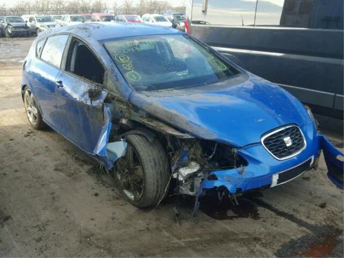Seat Leon 2.0 TDI 16V FR Épave (2011, Foncé, Bleu)