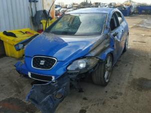 Seat Leon 2.0 TDI 16V FR Épave (2011, Foncé, Bleu)
